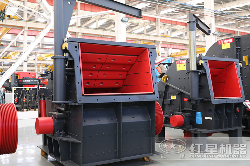 反擊式碎石機(jī)圖片 反擊式碎石機(jī)圖片