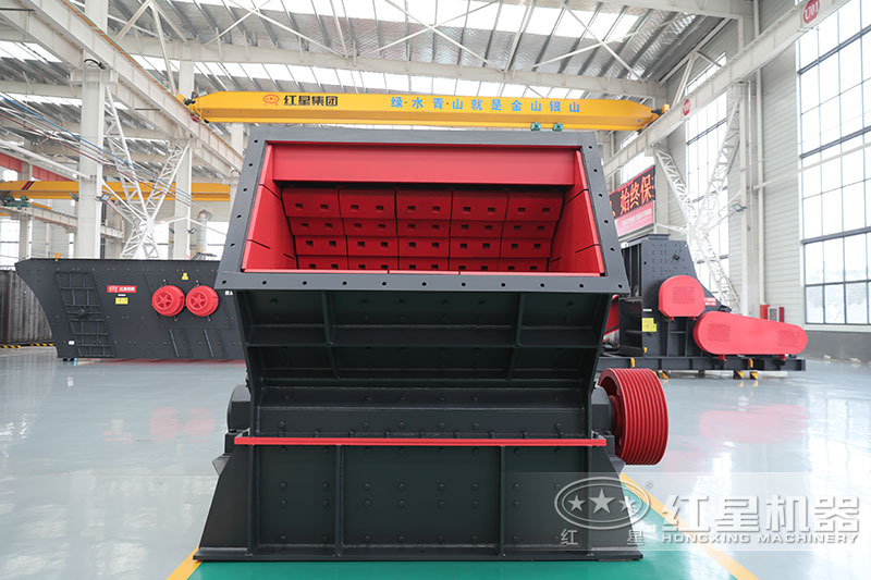 反擊破碎機擔(dān)當(dāng)中細(xì)碎機 反擊破碎機擔(dān)當(dāng)中細(xì)碎機