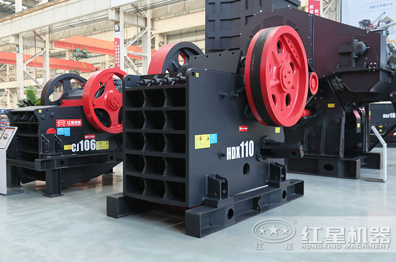 顎式碎石機(jī)圖片 顎式碎石機(jī)圖片