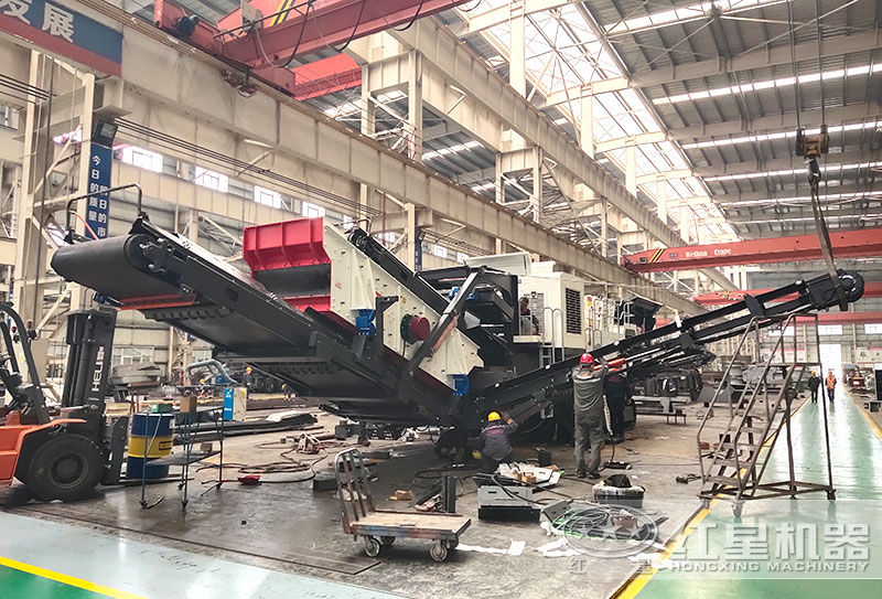 紅星機(jī)器廢舊水泥塊加工車間實(shí)拍 紅星機(jī)器廢舊水泥塊加工車間實(shí)拍