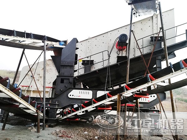 300t/h車載移動破碎機_破石機施工現(xiàn)場 300t/h車載移動破碎機_破石機施工現(xiàn)場