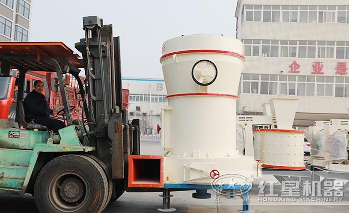 石灰石磨粉機發(fā)貨 石灰石磨粉機發(fā)貨
