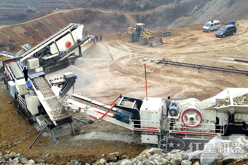 履帶移動(dòng)石子沙石機(jī)，三機(jī)聯(lián)合，破碎