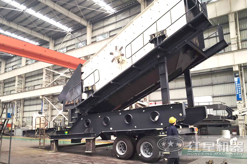 自走式石塊粉碎機(jī)粉碎、篩分一體化