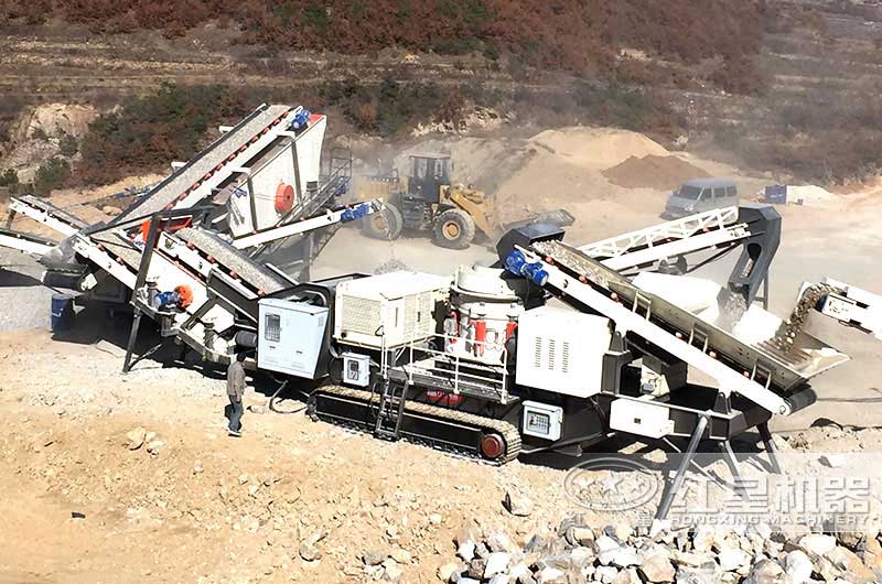 安徽亳州履帶移動(dòng)破碎站現(xiàn)場
