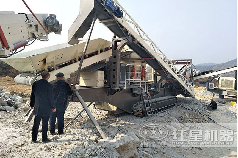 安徽亳州履帶移動(dòng)破碎站現(xiàn)場