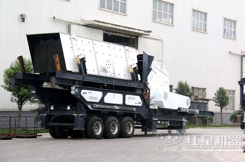 移動(dòng)反擊式破碎站，上圖