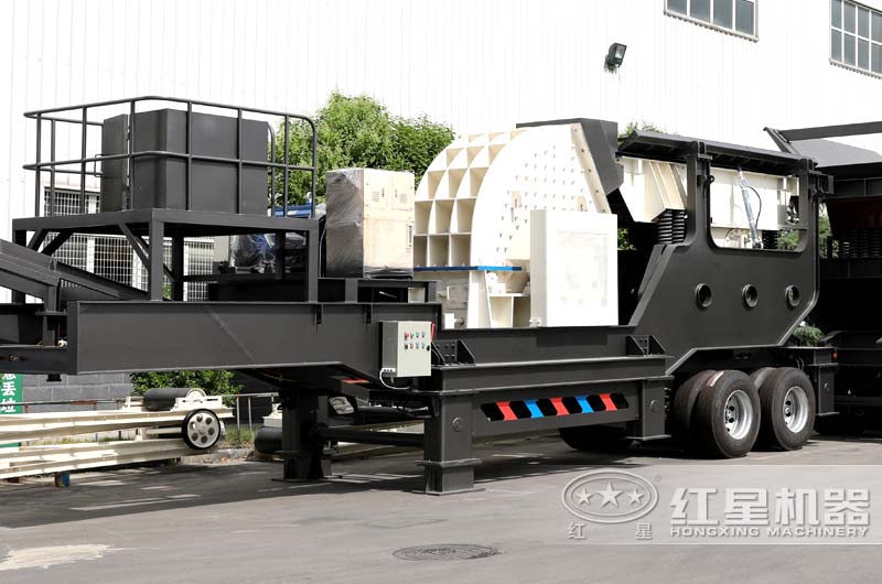 移動(dòng)式pcz重錘破碎機(jī)，上圖