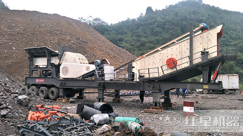 移動式破碎機(jī)客戶現(xiàn)場