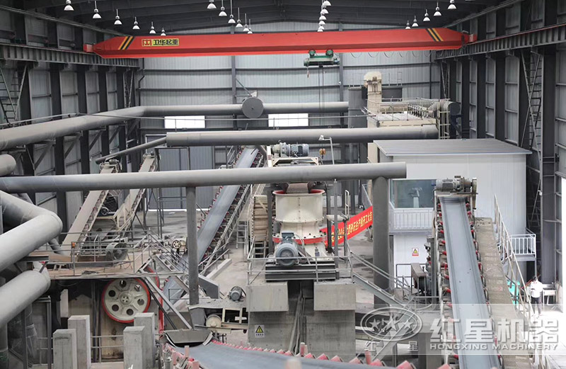 石子機(jī)破碎生產(chǎn)線(xiàn)現(xiàn)場(chǎng)